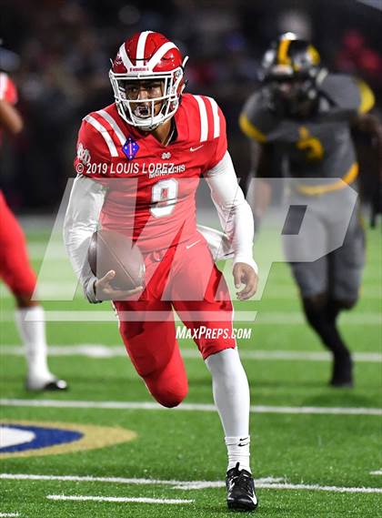 Thumbnail 3 in St. Frances Academy vs. Mater Dei (Trinity League vs. USA Showcase) photogallery.