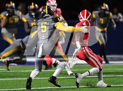 Thumbnail 2 in St. Frances Academy vs. Mater Dei (Trinity League vs. USA Showcase) photogallery.