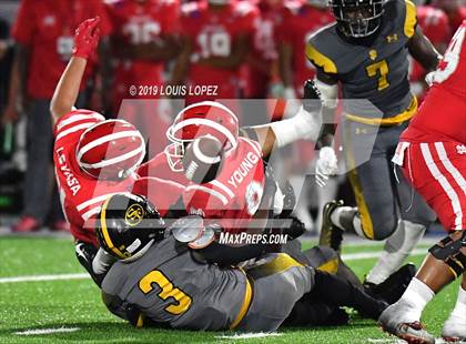 Thumbnail 3 in St. Frances Academy vs. Mater Dei (Trinity League vs. USA Showcase) photogallery.
