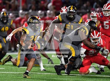 Thumbnail 2 in St. Frances Academy vs. Mater Dei (Trinity League vs. USA Showcase) photogallery.
