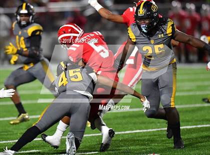 Thumbnail 2 in St. Frances Academy vs. Mater Dei (Trinity League vs. USA Showcase) photogallery.