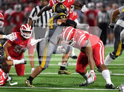 Thumbnail 2 in St. Frances Academy vs. Mater Dei (Trinity League vs. USA Showcase) photogallery.