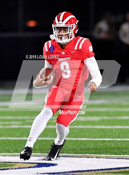 Thumbnail 3 in St. Frances Academy vs. Mater Dei (Trinity League vs. USA Showcase) photogallery.