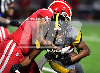 Thumbnail 2 in St. Frances Academy vs. Mater Dei (Trinity League vs. USA Showcase) photogallery.