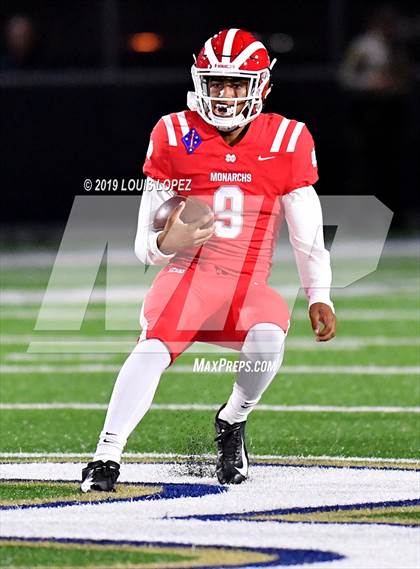 Thumbnail 1 in St. Frances Academy vs. Mater Dei (Trinity League vs. USA Showcase) photogallery.
