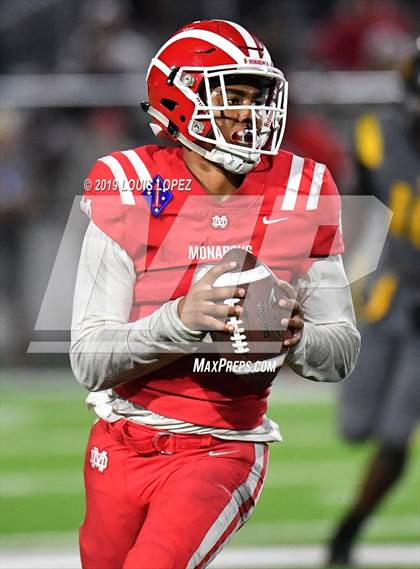 Thumbnail 2 in St. Frances Academy vs. Mater Dei (Trinity League vs. USA Showcase) photogallery.