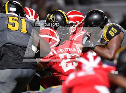 Thumbnail 2 in St. Frances Academy vs. Mater Dei (Trinity League vs. USA Showcase) photogallery.
