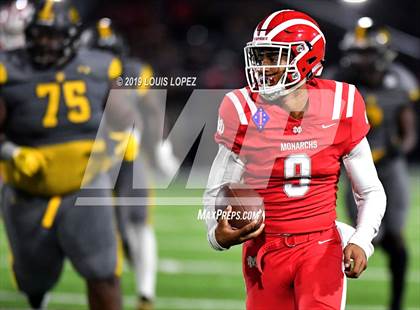 Thumbnail 1 in St. Frances Academy vs. Mater Dei (Trinity League vs. USA Showcase) photogallery.