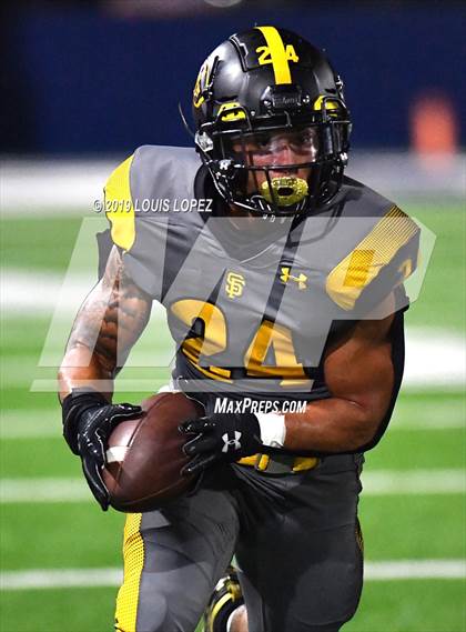 Thumbnail 3 in St. Frances Academy vs. Mater Dei (Trinity League vs. USA Showcase) photogallery.