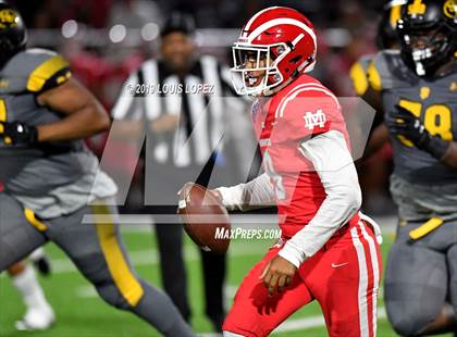 Thumbnail 2 in St. Frances Academy vs. Mater Dei (Trinity League vs. USA Showcase) photogallery.