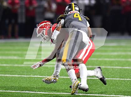 Thumbnail 2 in St. Frances Academy vs. Mater Dei (Trinity League vs. USA Showcase) photogallery.