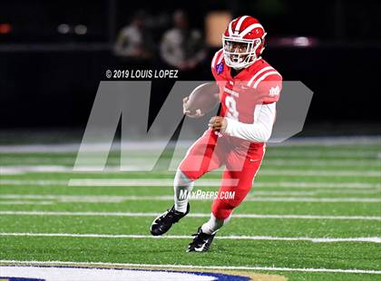 Thumbnail 2 in St. Frances Academy vs. Mater Dei (Trinity League vs. USA Showcase) photogallery.
