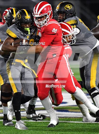 Thumbnail 2 in St. Frances Academy vs. Mater Dei (Trinity League vs. USA Showcase) photogallery.