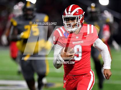 Thumbnail 3 in St. Frances Academy vs. Mater Dei (Trinity League vs. USA Showcase) photogallery.