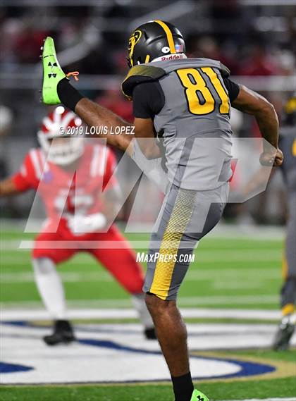 Thumbnail 3 in St. Frances Academy vs. Mater Dei (Trinity League vs. USA Showcase) photogallery.
