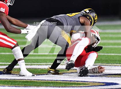 Thumbnail 1 in St. Frances Academy vs. Mater Dei (Trinity League vs. USA Showcase) photogallery.