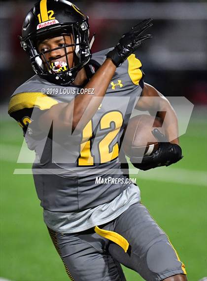 Thumbnail 1 in St. Frances Academy vs. Mater Dei (Trinity League vs. USA Showcase) photogallery.