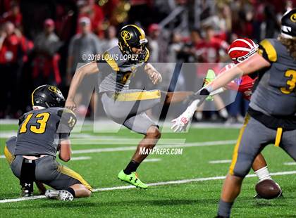 Thumbnail 1 in St. Frances Academy vs. Mater Dei (Trinity League vs. USA Showcase) photogallery.