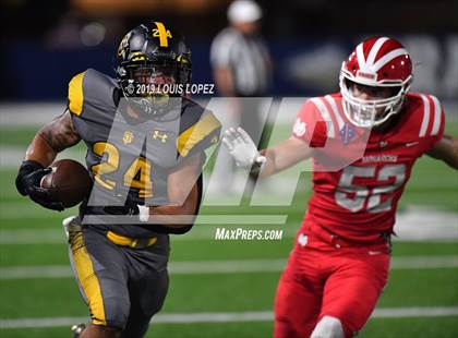 Thumbnail 3 in St. Frances Academy vs. Mater Dei (Trinity League vs. USA Showcase) photogallery.