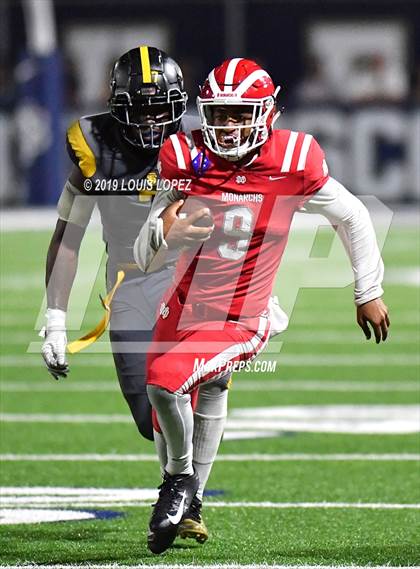 Thumbnail 3 in St. Frances Academy vs. Mater Dei (Trinity League vs. USA Showcase) photogallery.