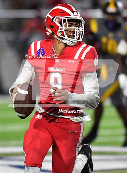 Thumbnail 3 in St. Frances Academy vs. Mater Dei (Trinity League vs. USA Showcase) photogallery.