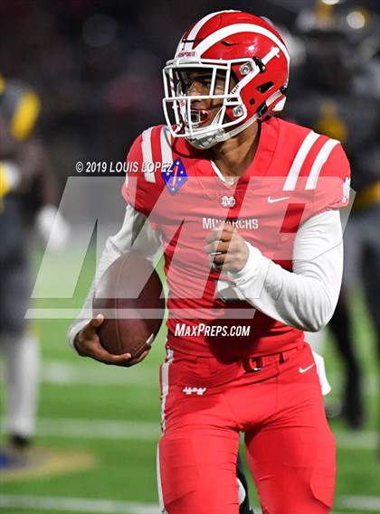 Thumbnail 2 in St. Frances Academy vs. Mater Dei (Trinity League vs. USA Showcase) photogallery.