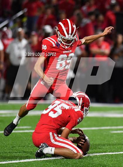 Thumbnail 2 in St. Frances Academy vs. Mater Dei (Trinity League vs. USA Showcase) photogallery.