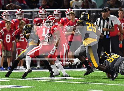 Thumbnail 2 in St. Frances Academy vs. Mater Dei (Trinity League vs. USA Showcase) photogallery.