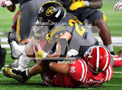 Thumbnail 3 in St. Frances Academy vs. Mater Dei (Trinity League vs. USA Showcase) photogallery.