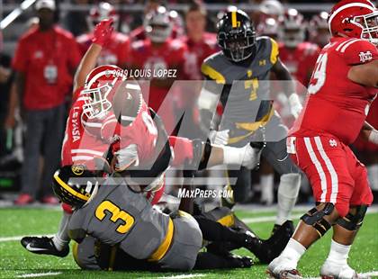 Thumbnail 2 in St. Frances Academy vs. Mater Dei (Trinity League vs. USA Showcase) photogallery.