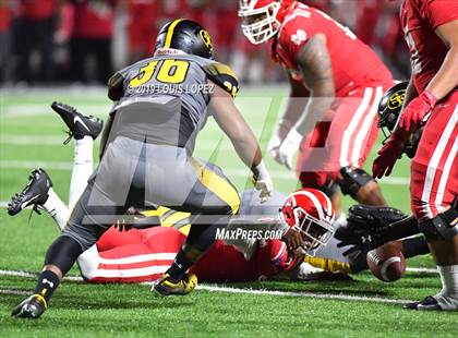 Thumbnail 3 in St. Frances Academy vs. Mater Dei (Trinity League vs. USA Showcase) photogallery.