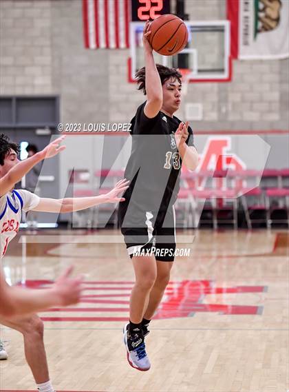 Thumbnail 2 in Los Alamitos vs. Servite (Nike Extravaganza) photogallery.
