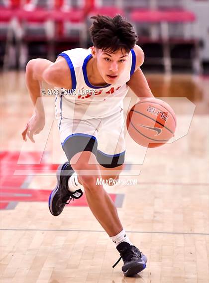 Thumbnail 3 in Los Alamitos vs. Servite (Nike Extravaganza) photogallery.