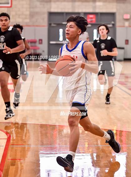 Thumbnail 3 in Los Alamitos vs. Servite (Nike Extravaganza) photogallery.