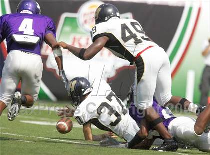 Thumbnail 2 in Middletown vs. Warren Central (Kirk Herbstreit Varsity Football Series) photogallery.