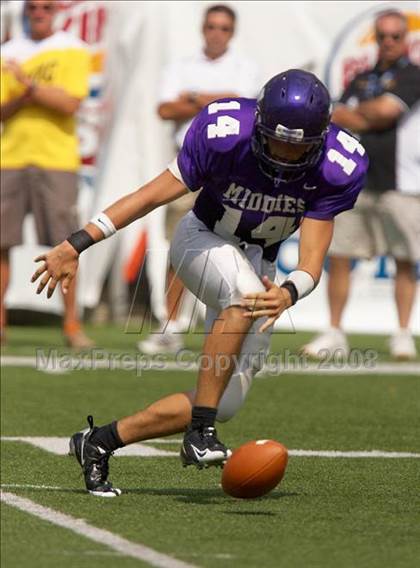 Thumbnail 3 in Middletown vs. Warren Central (Kirk Herbstreit Varsity Football Series) photogallery.