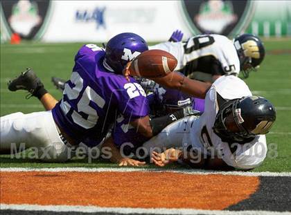 Thumbnail 2 in Middletown vs. Warren Central (Kirk Herbstreit Varsity Football Series) photogallery.