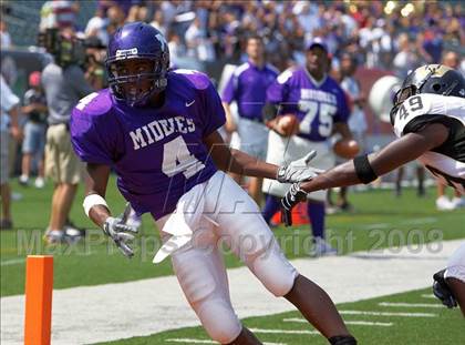 Thumbnail 2 in Middletown vs. Warren Central (Kirk Herbstreit Varsity Football Series) photogallery.