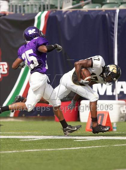 Thumbnail 1 in Middletown vs. Warren Central (Kirk Herbstreit Varsity Football Series) photogallery.