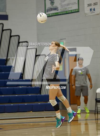 Thumbnail 3 in Davis vs. Roy photogallery.