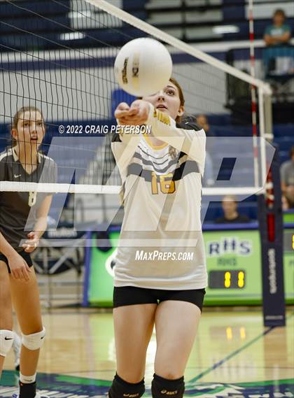 Thumbnail 3 in Davis vs. Roy photogallery.