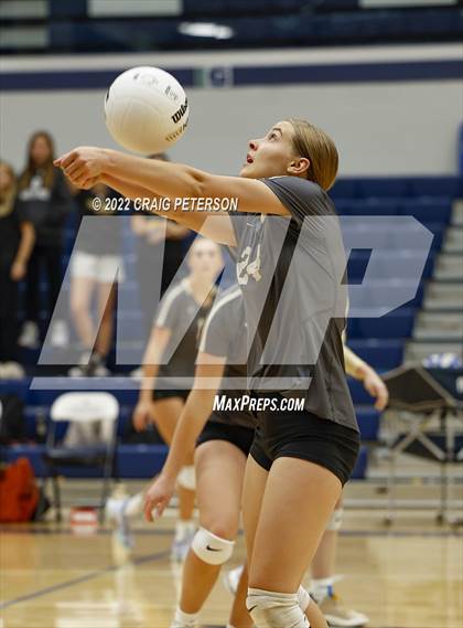 Thumbnail 2 in Davis vs. Roy photogallery.