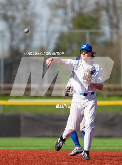 Thumbnail 2 in McNary @ West Albany photogallery.