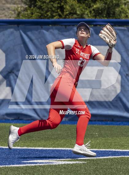 Thumbnail 2 in St. Anthony vs. Auburn (IHSA 2A Super-Sectional) photogallery.