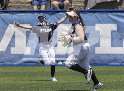 Thumbnail 2 in St. Anthony vs. Auburn (IHSA 2A Super-Sectional) photogallery.