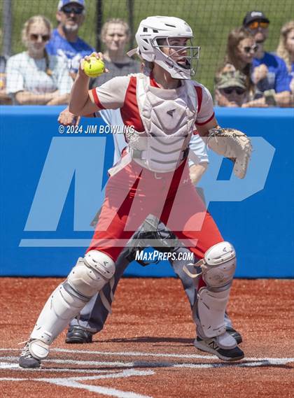 Thumbnail 1 in St. Anthony vs. Auburn (IHSA 2A Super-Sectional) photogallery.