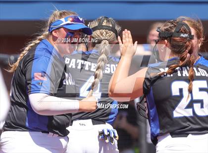 Thumbnail 1 in St. Anthony vs. Auburn (IHSA 2A Super-Sectional) photogallery.