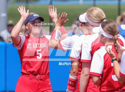 Thumbnail 2 in St. Anthony vs. Auburn (IHSA 2A Super-Sectional) photogallery.