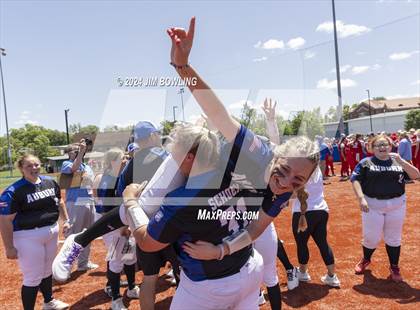 Thumbnail 1 in St. Anthony vs. Auburn (IHSA 2A Super-Sectional) photogallery.