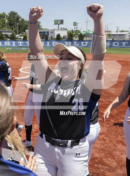 Thumbnail 3 in St. Anthony vs. Auburn (IHSA 2A Super-Sectional) photogallery.